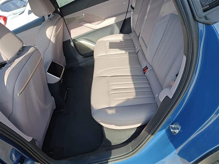 Фото 17 - Nio Onvo L60