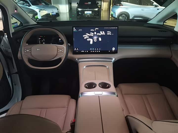 Фото 10 - XPeng X9