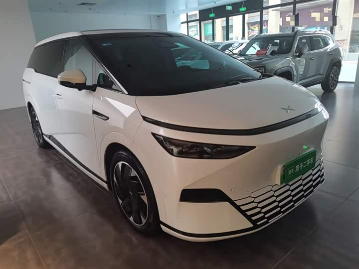 Фото 4 - XPeng X9