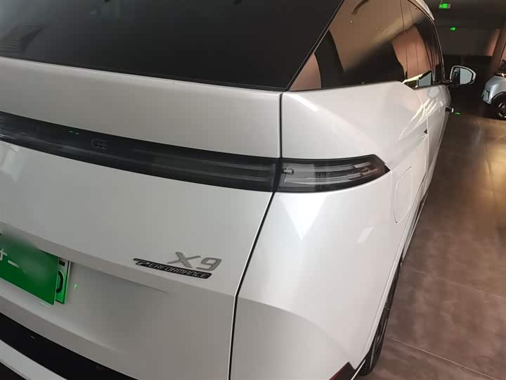 Фото 8 - XPeng X9