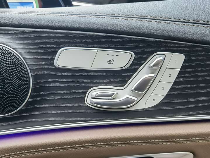 Фото 13 - Mercedes-Benz E-Class Hybrid