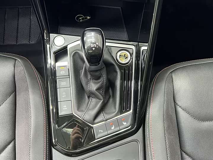 Фото 12 - Volkswagen Tayron