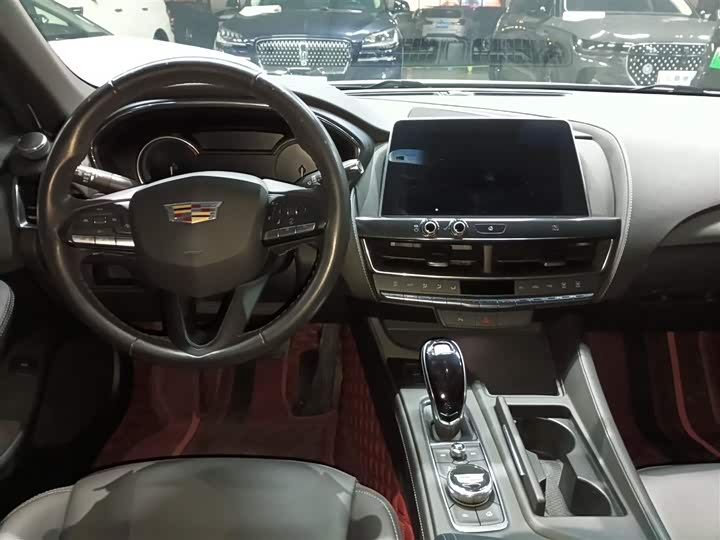 Фото 10 - Cadillac CT5