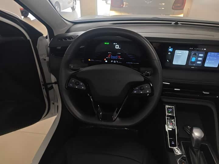 Фото 11 - Roewe i5