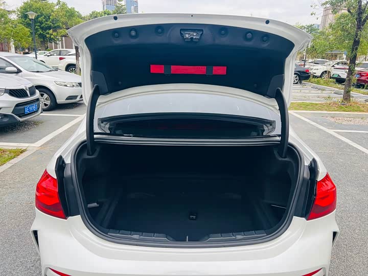 Фото 10 - BMW 1 Series