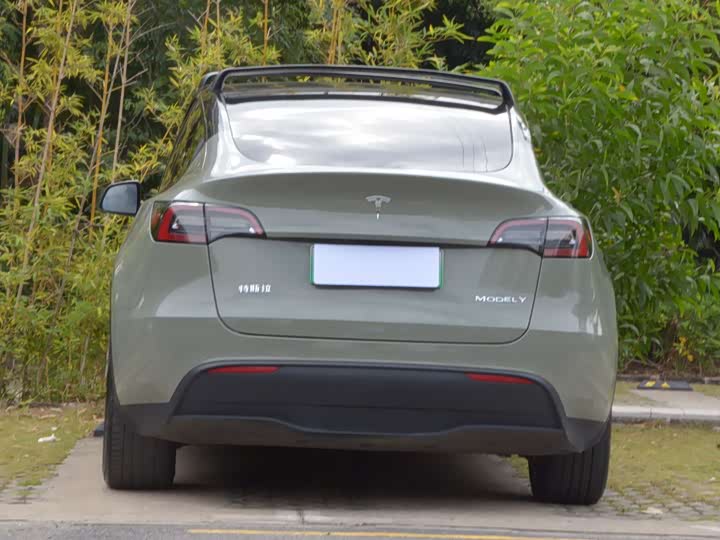Фото 18 - Tesla Model Y
