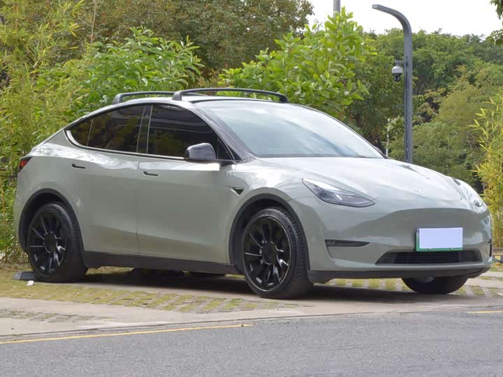 Фото 3 - Tesla Model Y
