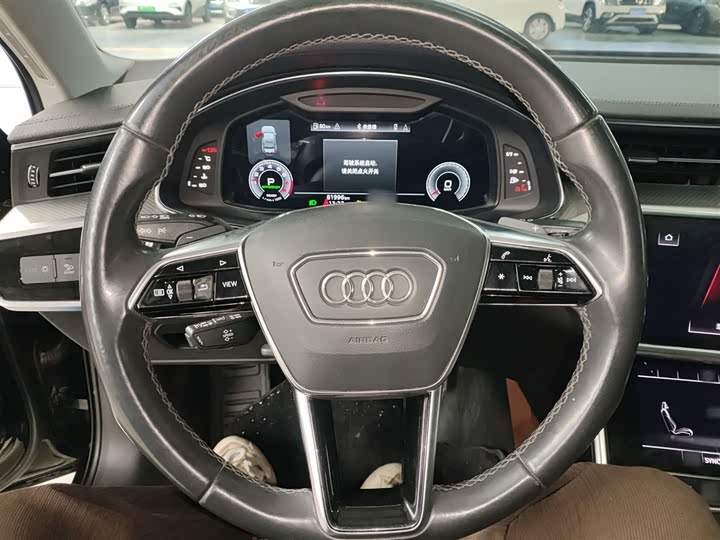 Фото 11 - Audi A6L