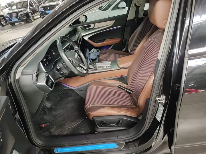 Фото 15 - Audi A6L