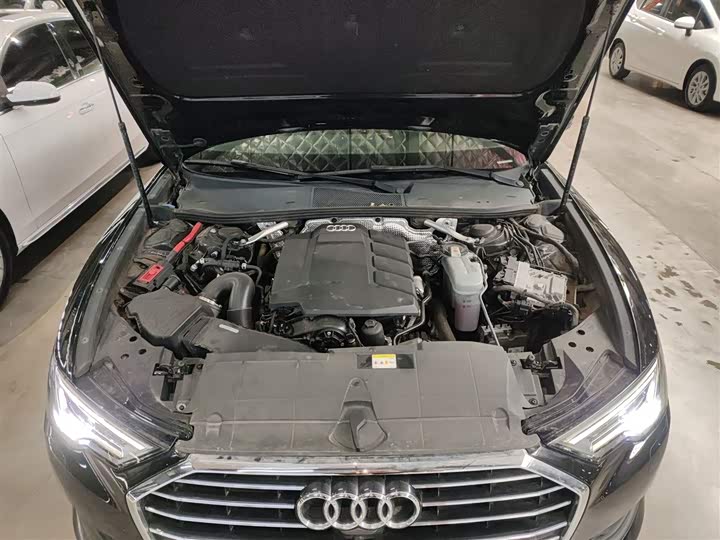 Фото 20 - Audi A6L
