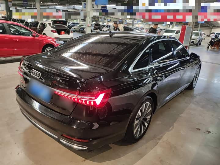 Фото 7 - Audi A6L