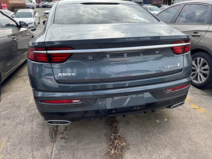 Фото 14 - Geely Preface