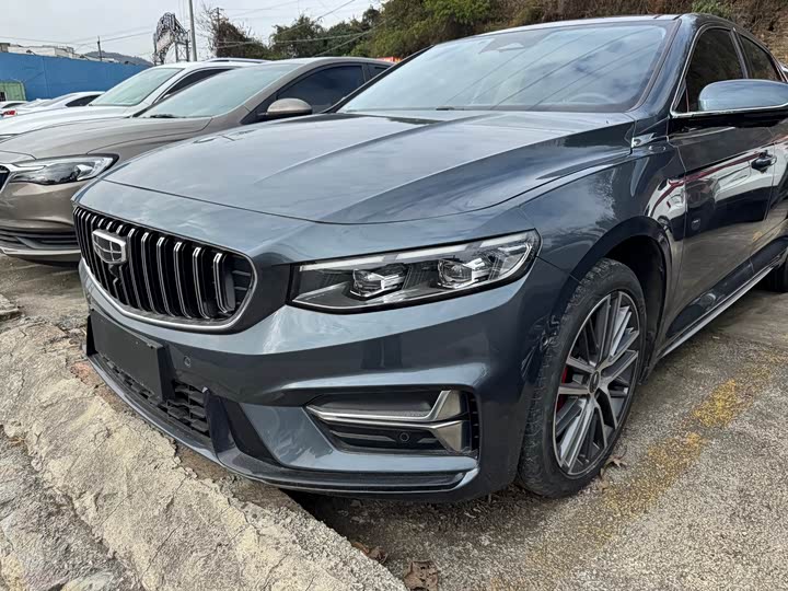 Фото 3 - Geely Preface