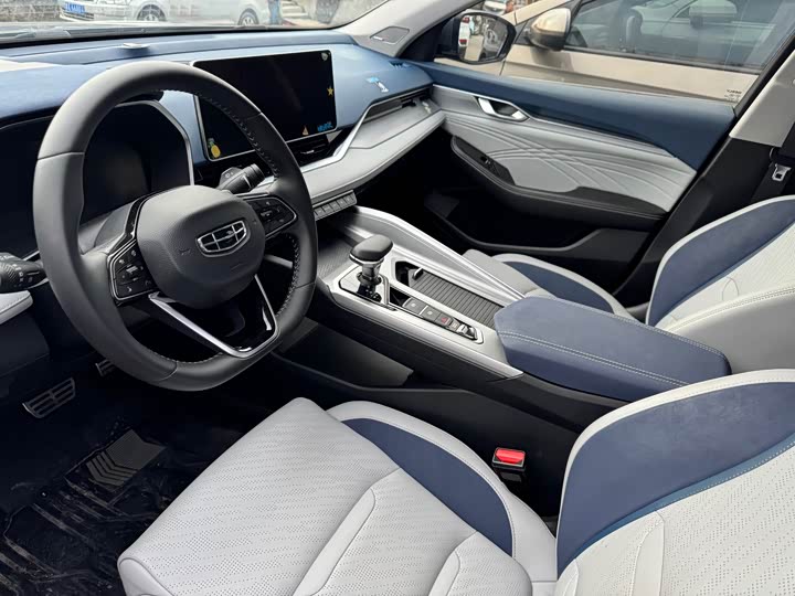 Фото 4 - Geely Preface