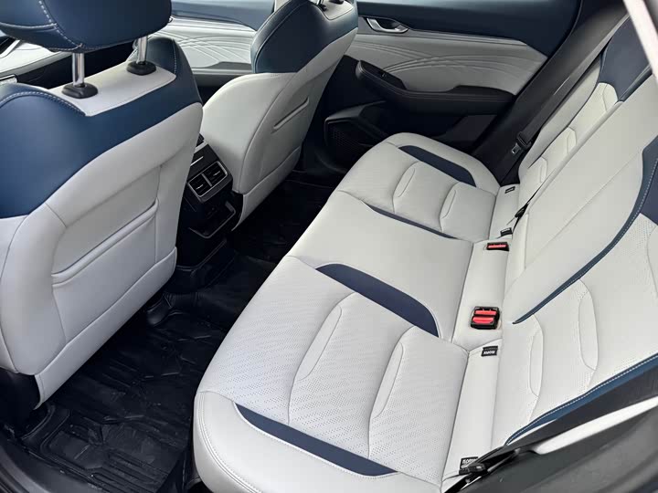 Фото 5 - Geely Preface