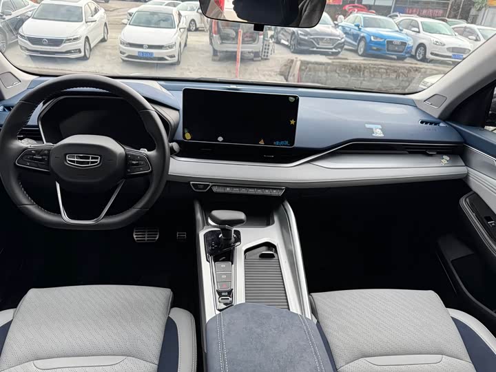 Фото 6 - Geely Preface