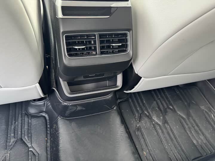 Фото 8 - Geely Preface