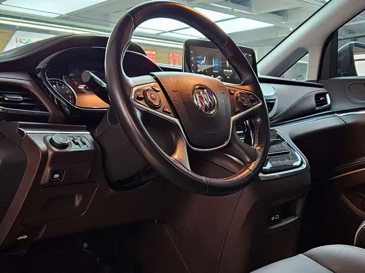 Фото 3 - Buick GL8 ES