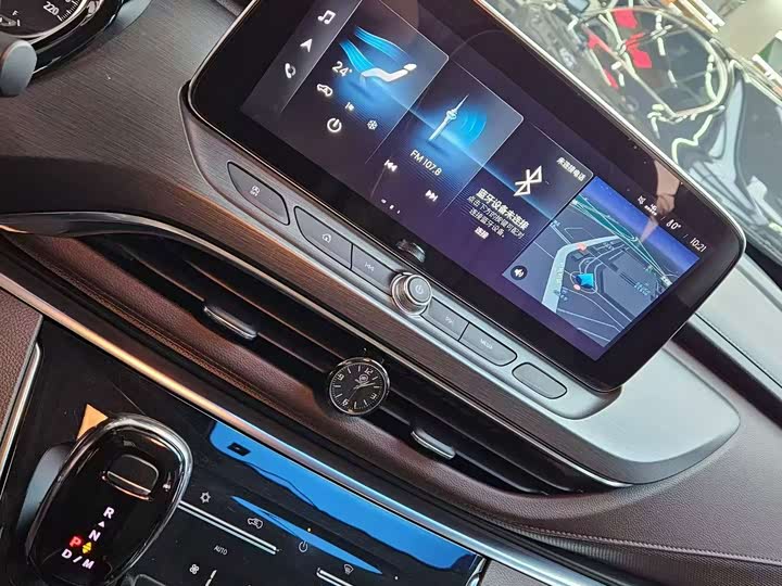 Фото 4 - Buick GL8 ES