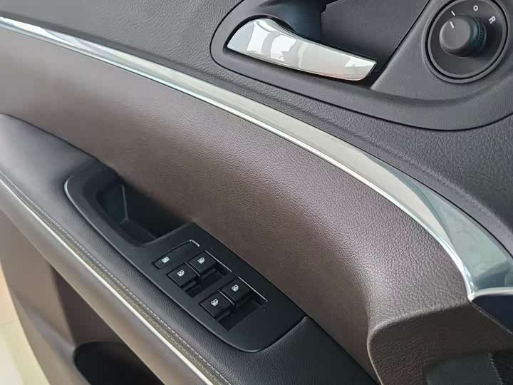 Фото 5 - Buick GL8 ES