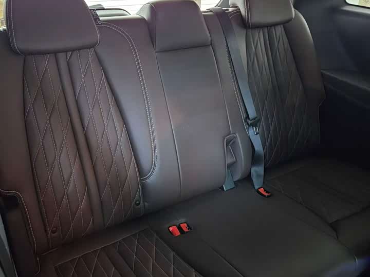 Фото 9 - Buick GL8 ES