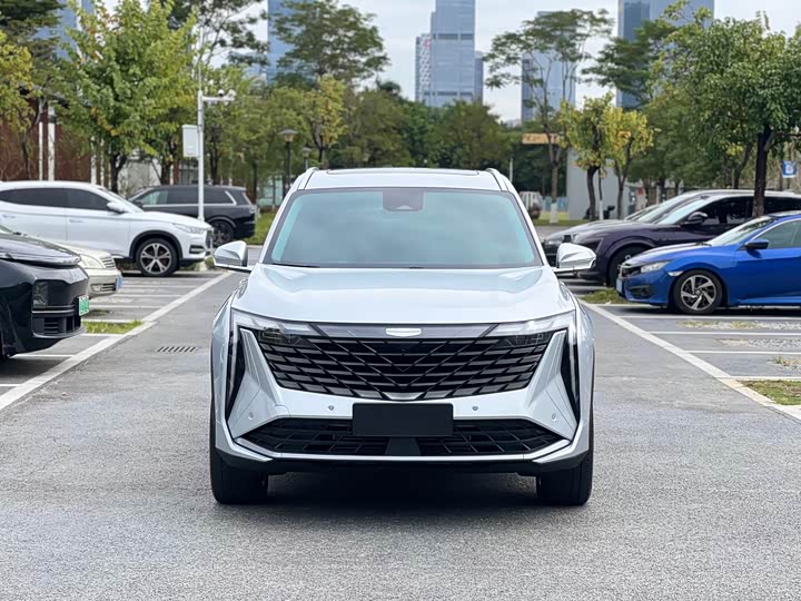 Фото 2 - Geely Atlas L