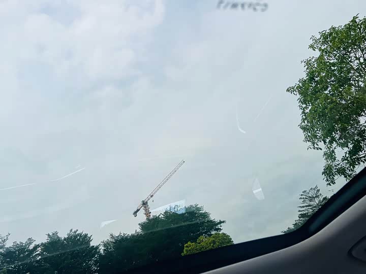 Фото 21 - Geely Atlas L