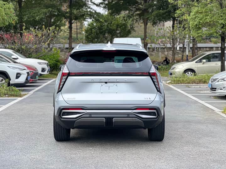 Фото 5 - Geely Atlas L