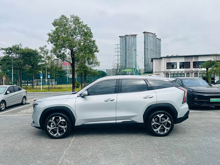 Фото 7 - Geely Atlas L