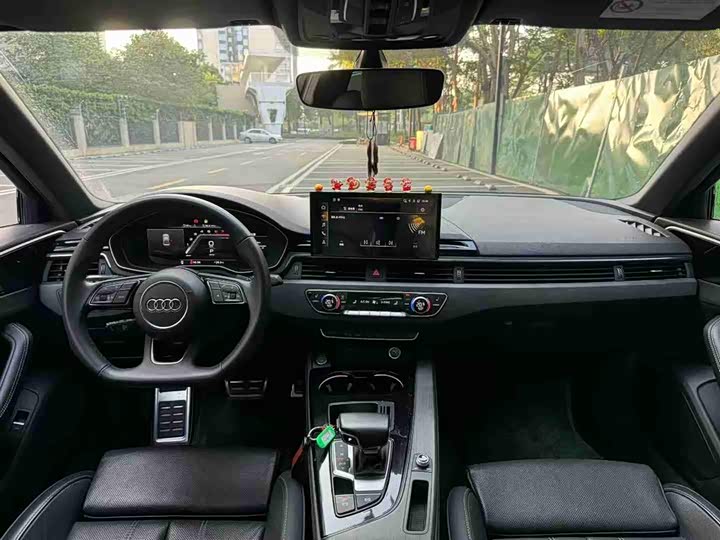 Фото 7 - Audi A4L