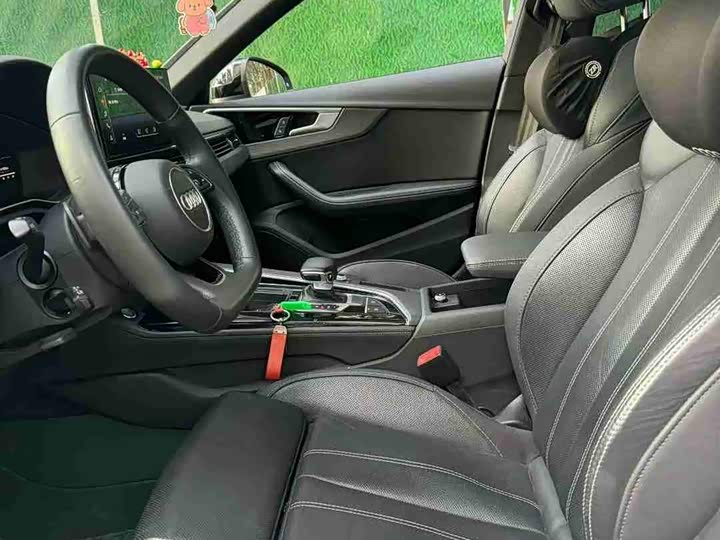 Фото 9 - Audi A4L