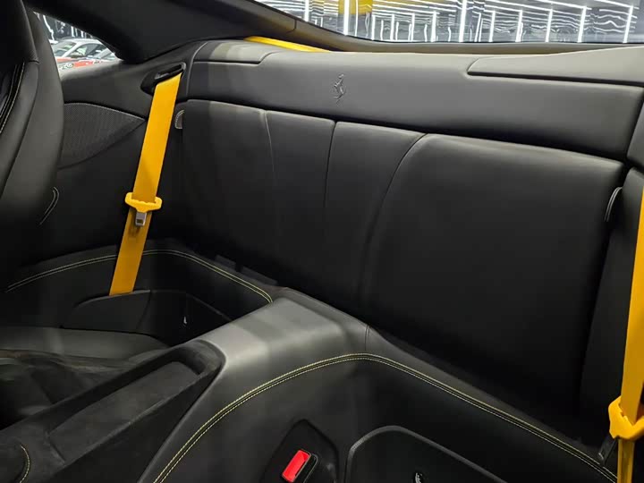 Фото 4 - Ferrari Portofino