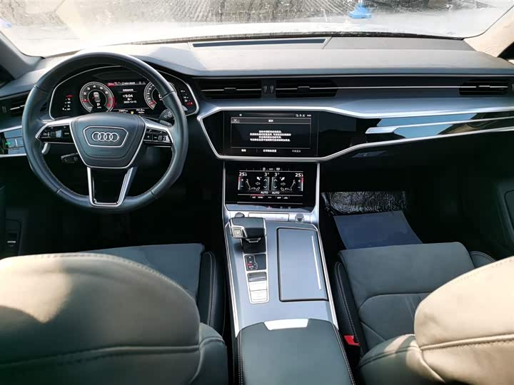Фото 10 - Audi A6L