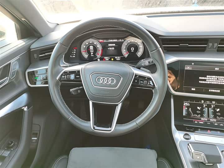 Фото 11 - Audi A6L