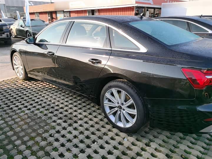 Фото 5 - Audi A6L