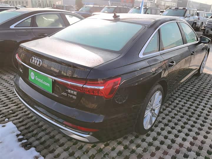 Фото 7 - Audi A6L