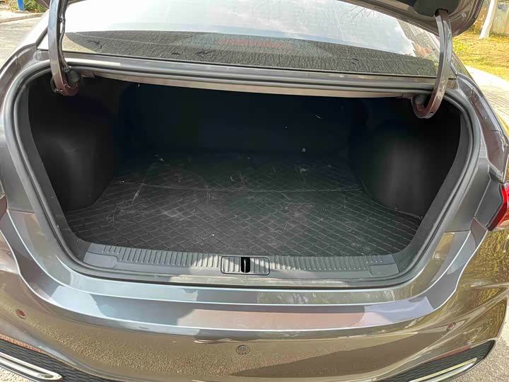 Фото 21 - MG Motor 5