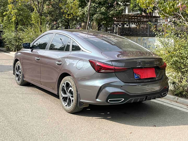 Фото 7 - MG Motor 5