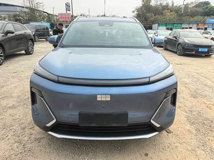 Фото 2 - Geely Galaxy Starship 7