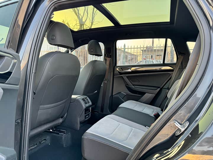 Фото 16 - Volkswagen Tayron