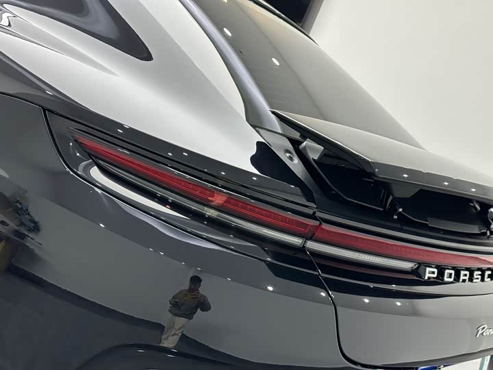 Фото 21 - Porsche Panamera