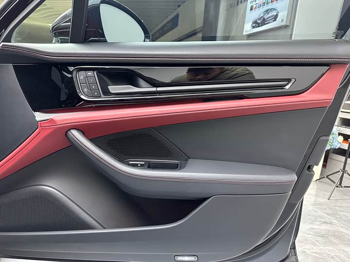 Фото 26 - Porsche Panamera