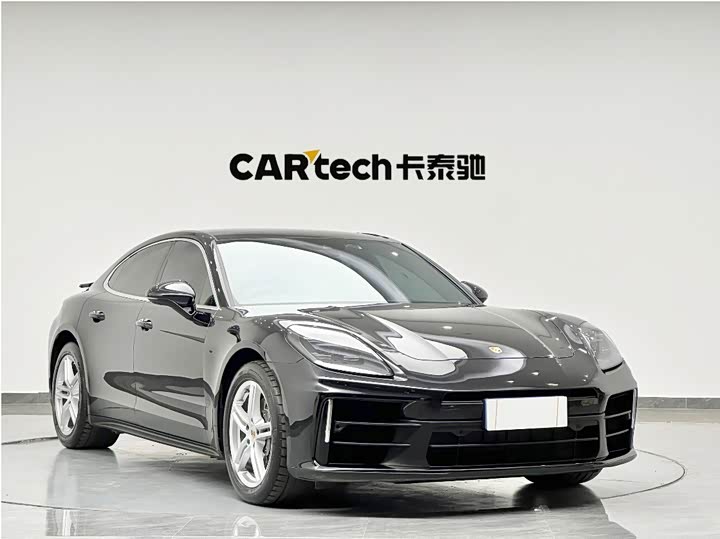 Фото 3 - Porsche Panamera