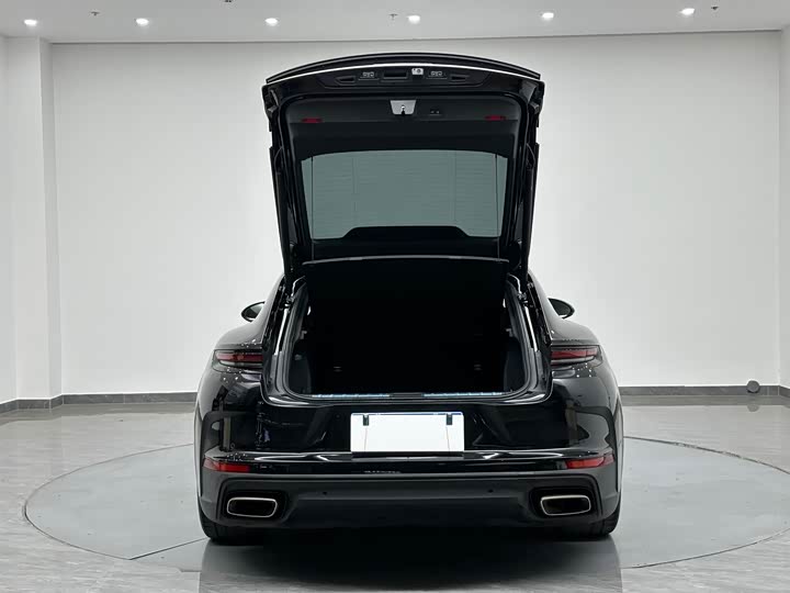 Фото 30 - Porsche Panamera