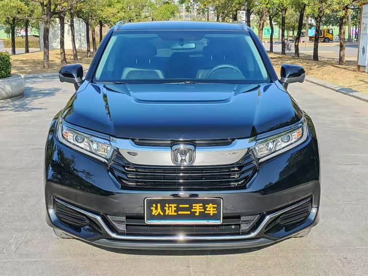 Фото 2 - Honda Avancier