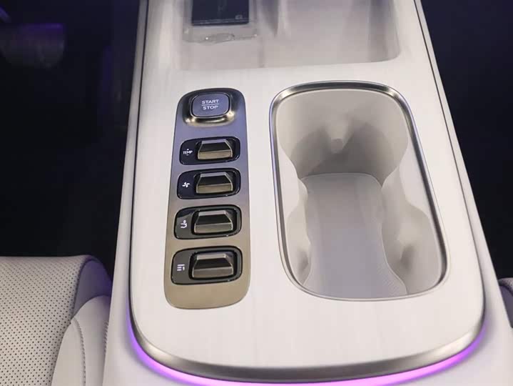 Фото 15 - Xiaomi SU7