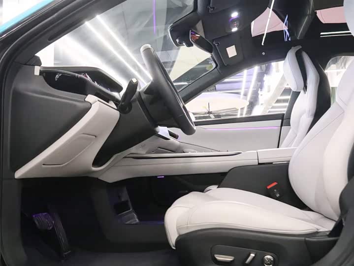 Фото 19 - Xiaomi SU7