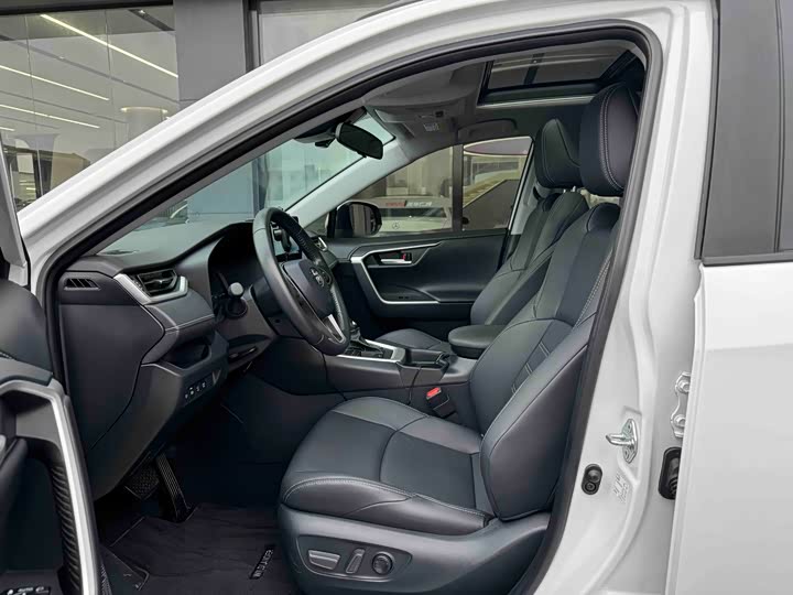 Фото 4 - Toyota Wildlander