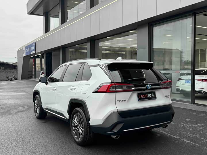 Фото 7 - Toyota Wildlander