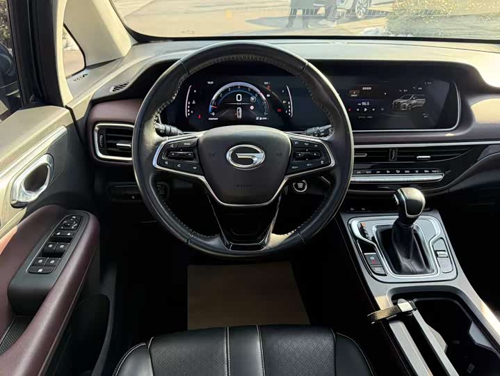 Фото 21 - GAC Trumpchi M6